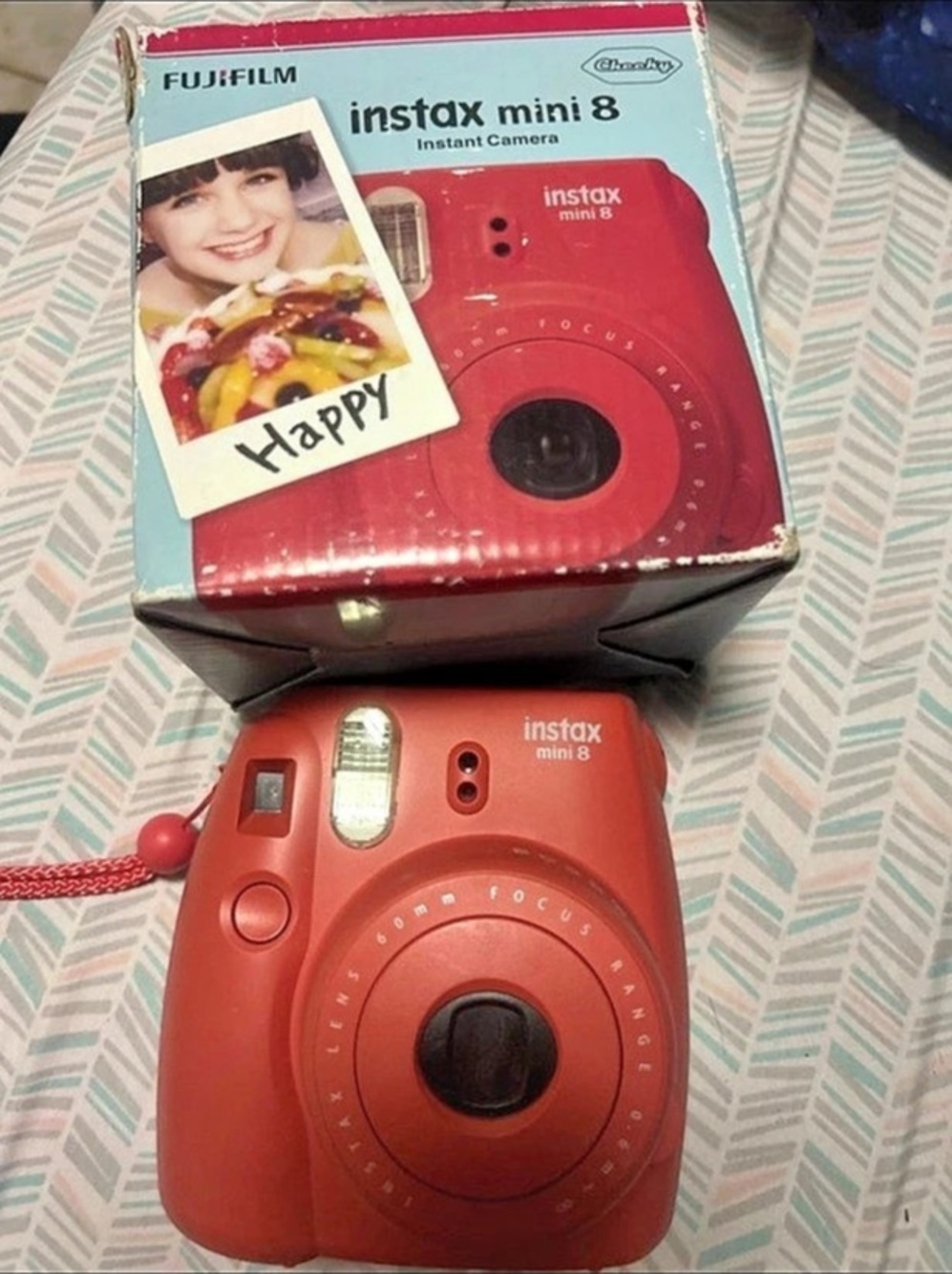 Fujifilm Instax Mini 8 Red Instant Film Camera with Box Like New